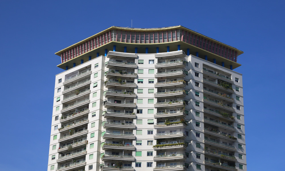 Outra construção de Artacho Jurado: o edifício Planalto com sua configuração diferenciada